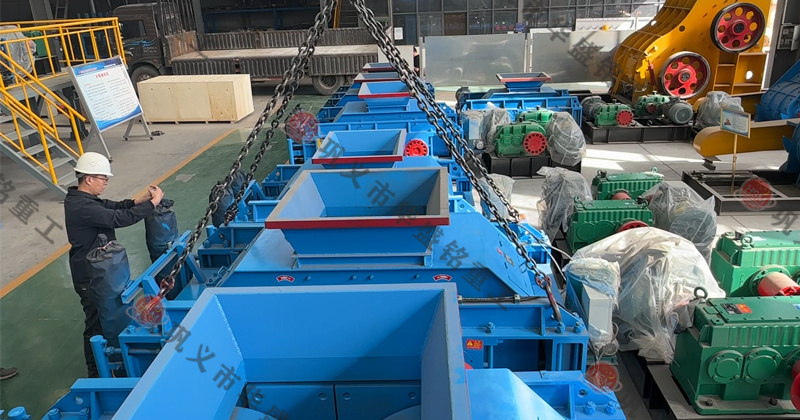 如何維護和保養(yǎng)鐵礦石對輥破碎機以延長其壽命？