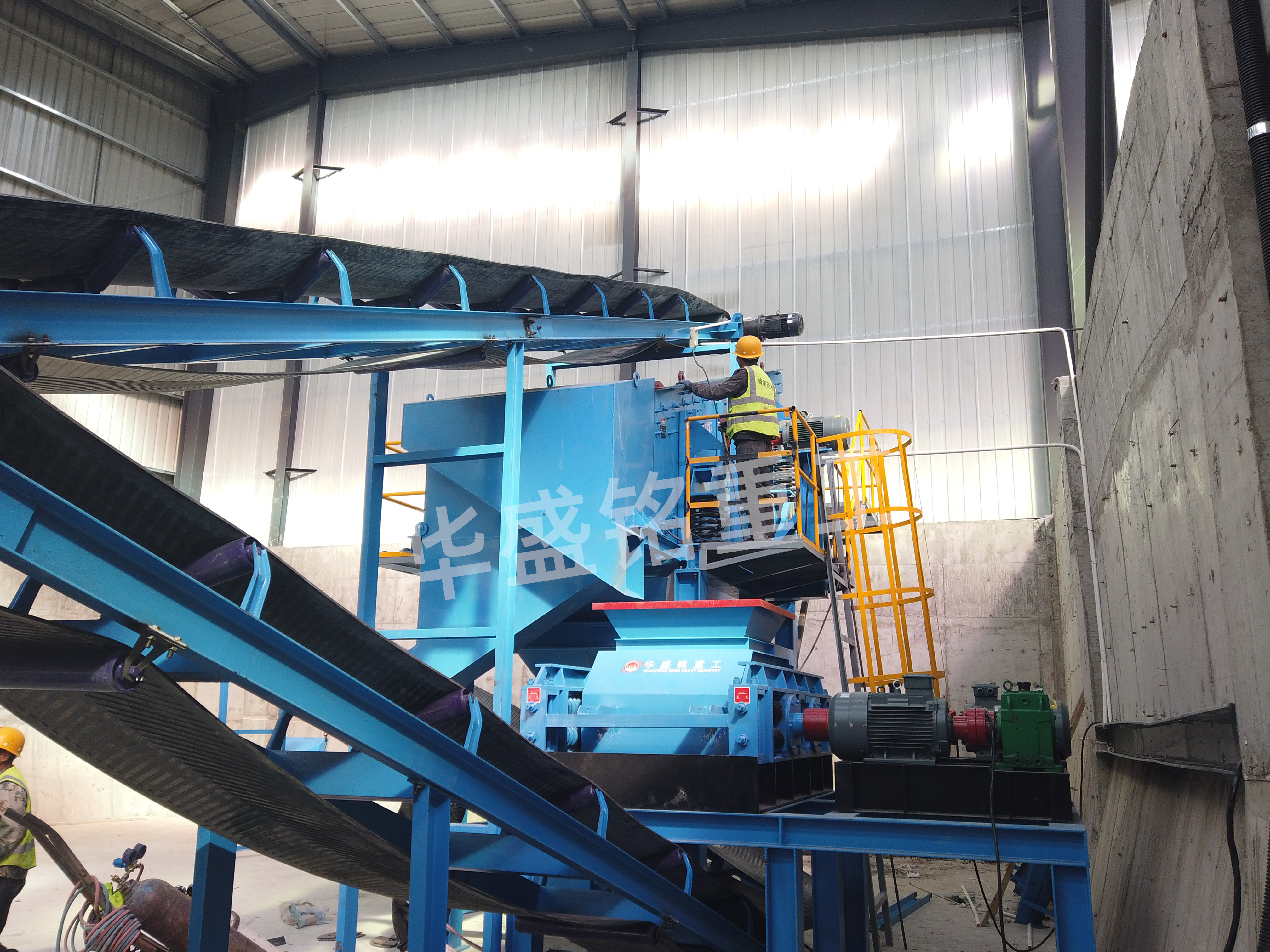 廢舊瀝青路面篩分破碎一體機,瀝青路面破碎機,瀝青廢料回收設備,再生料專用破碎機