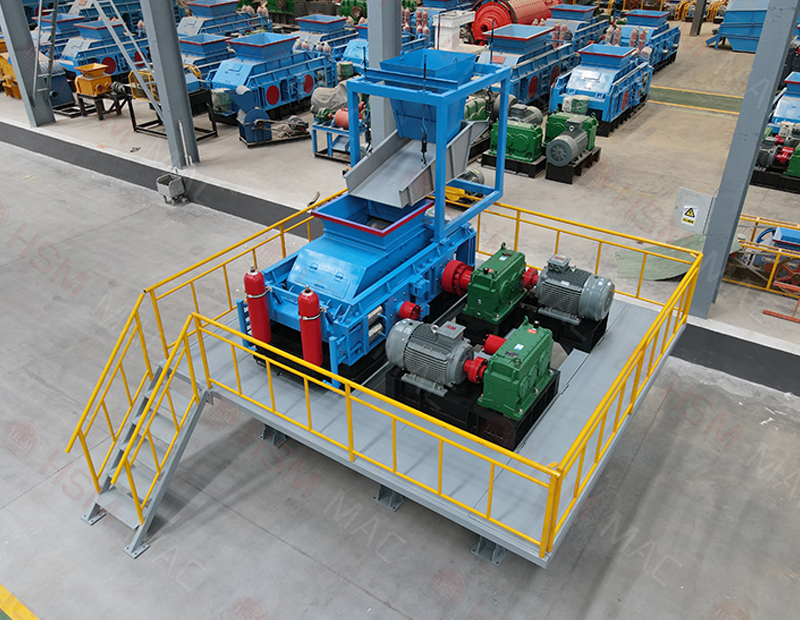 液壓對輥制砂機 2010大型對輥制砂機,大型液壓對輥式制砂機價格,液壓輥式制砂機廠家